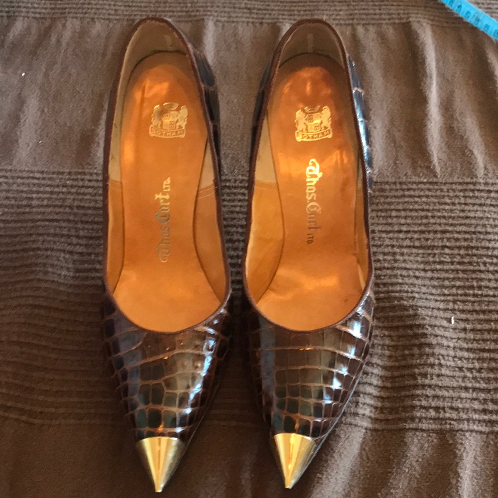 Wonderful mid century snake skin heels s6